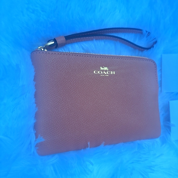 Coach Corner Zip Wristlet Pink #New